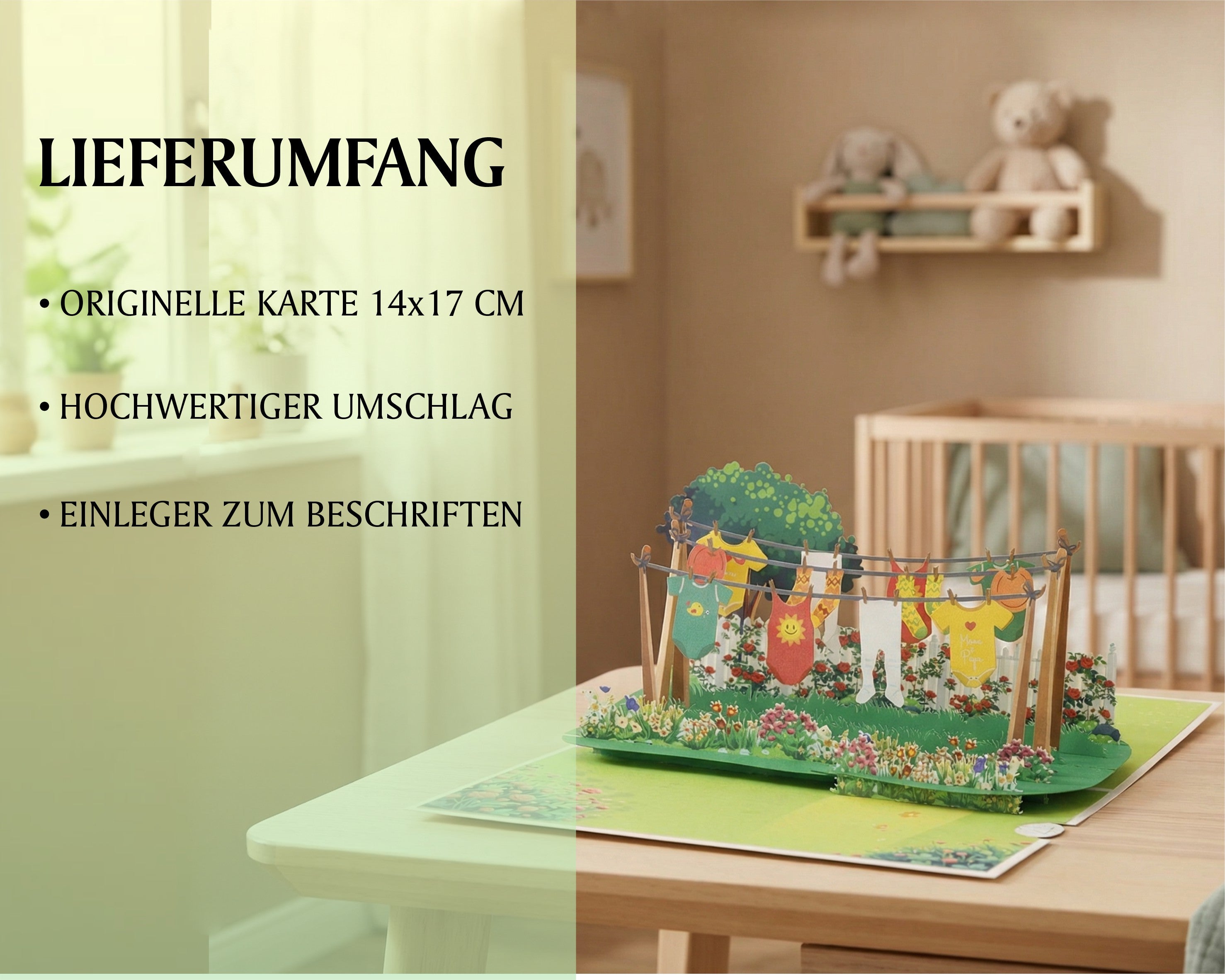 Lieferumfang der Strampler Pop-up-Karte: originelle Karte 14x17 cm, hochwertiger Umschlag und Einleger zum Beschriften, aufgestellt in einem Kinderzimmer.
