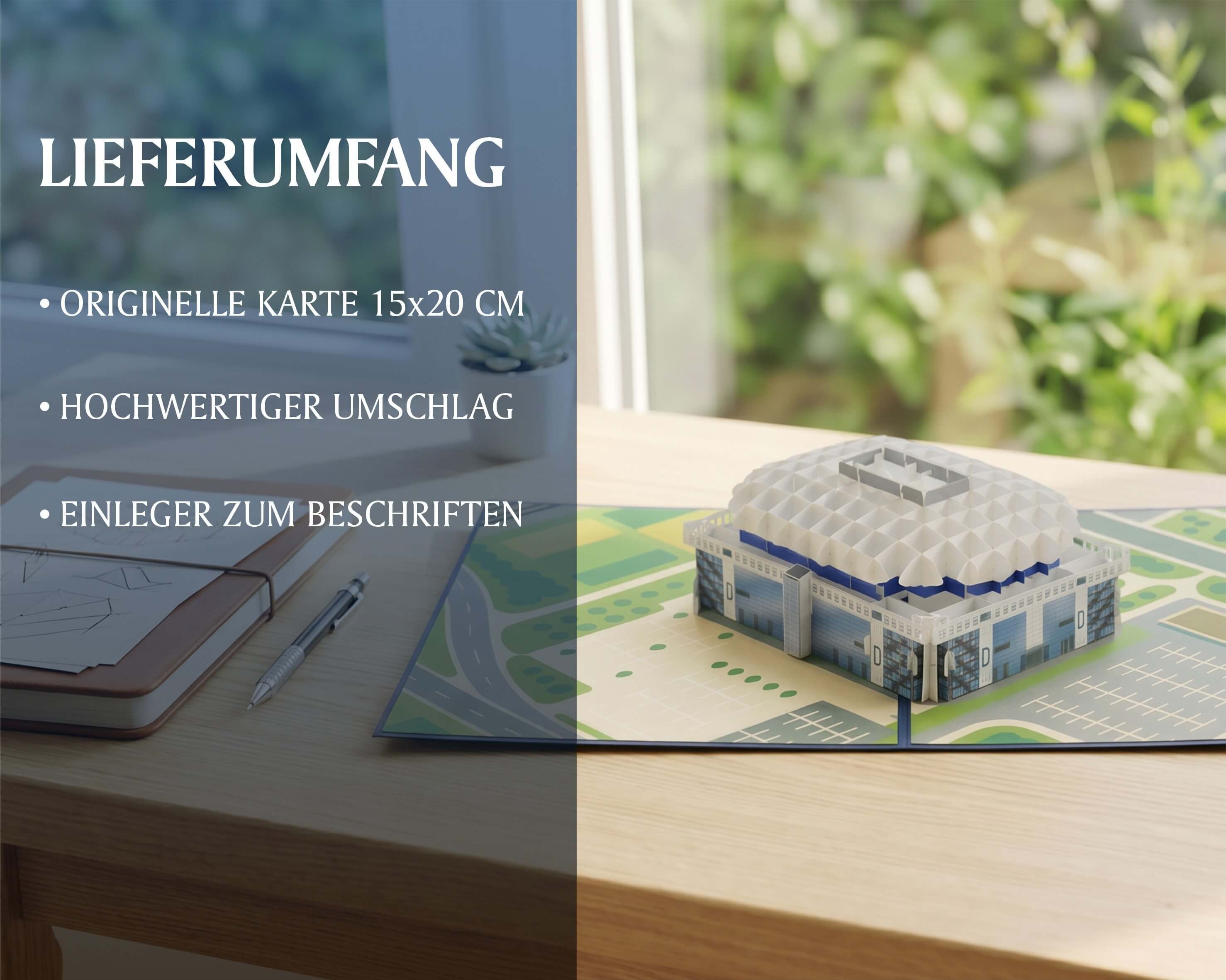 Lieferumfang der Arena Mannheim Pop-up-Karte: originelle Karte 15x20 cm, hochwertiger Umschlag und Einleger zum Beschriften, aufgestellt auf einem Schreibtisch.