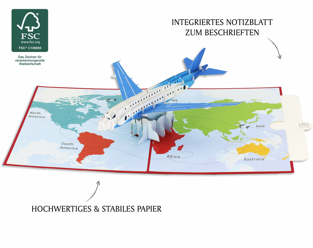 Aufgeklappte Pop-up-Karte mit Passagierflugzeug über einer Weltkarte, dazu FSC-Logo und die Hinweise integriertes Notizblatt zum Beschriften sowie hochwertiges und stabiles Papier.