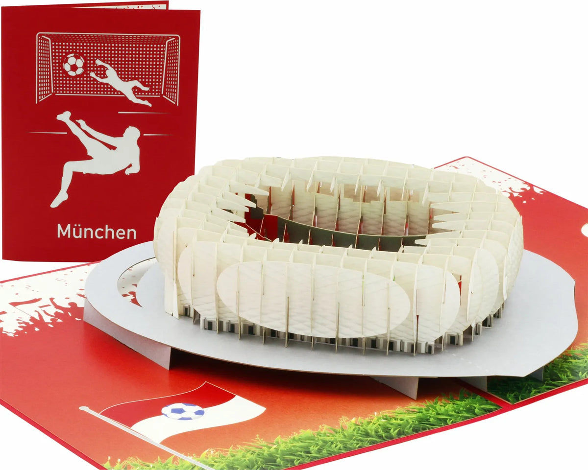 Pop-up Karte mit einem Stadionmodell und Fußballmotiven, ideal für Fußballfans und als Geschenk aus München.