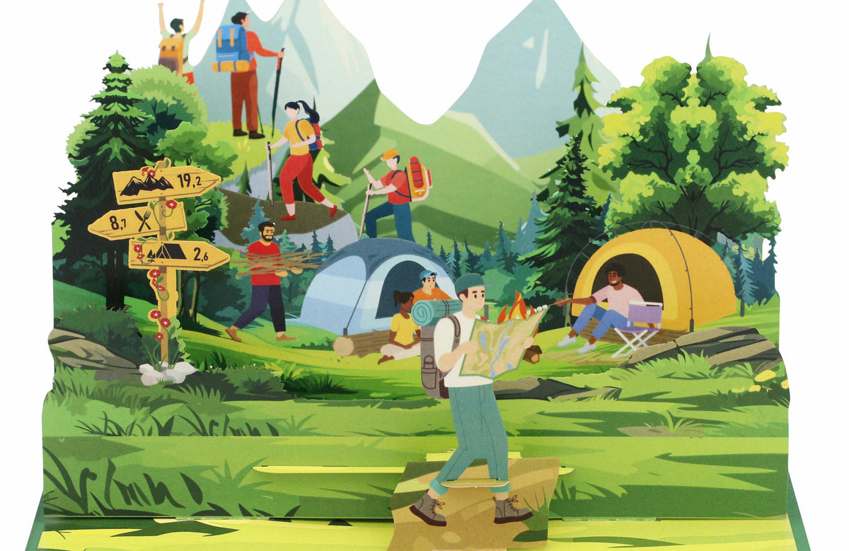 Aufgeklappte Pop-up-Karte mit Wanderern, Zelt, Lagerfeuer und Wegweiser in einer Berglandschaft.