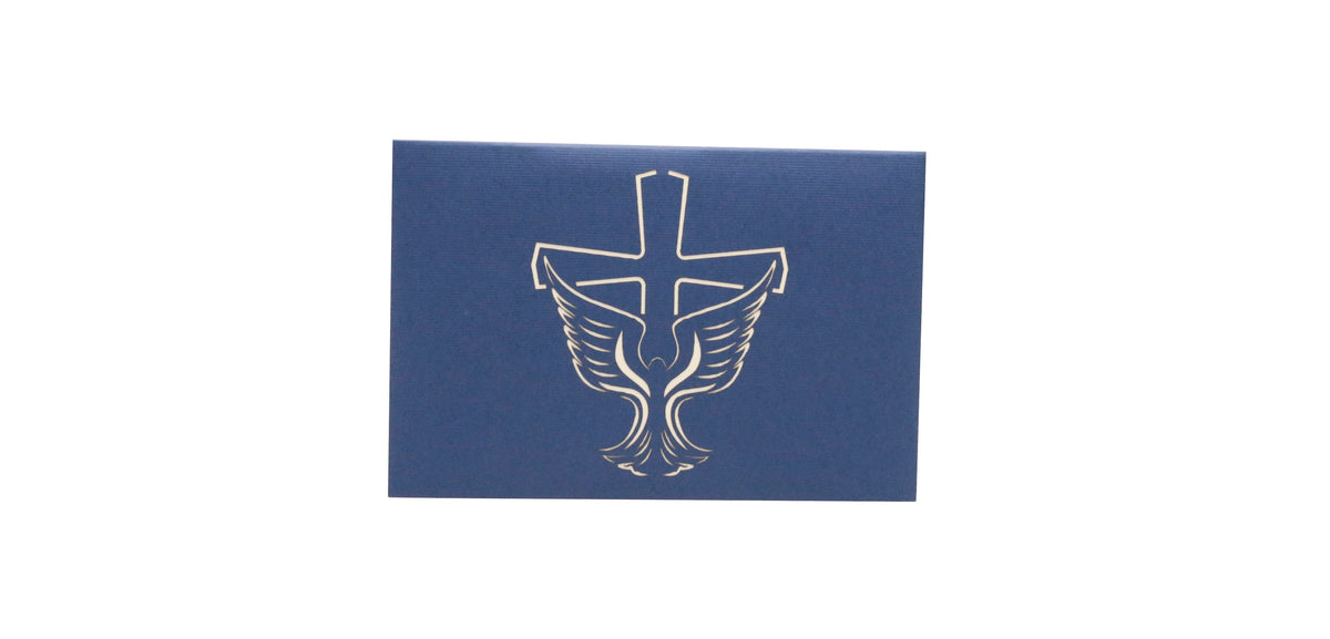 Dunkelblaue Kartenvorderseite mit Taufbecken, Kreuz und Taube als Scherenschnitt.