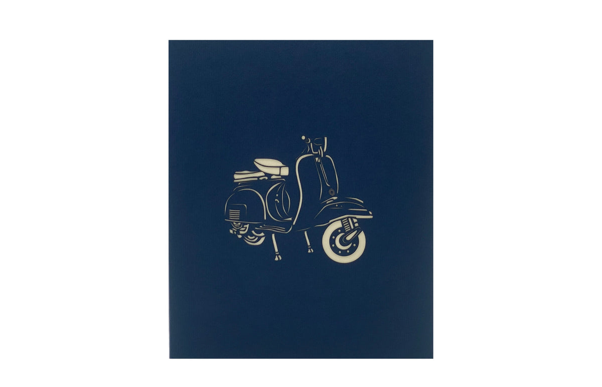 Dunkelblaue Kartenvorderseite mit einer Vespa als Scherenschnitt.