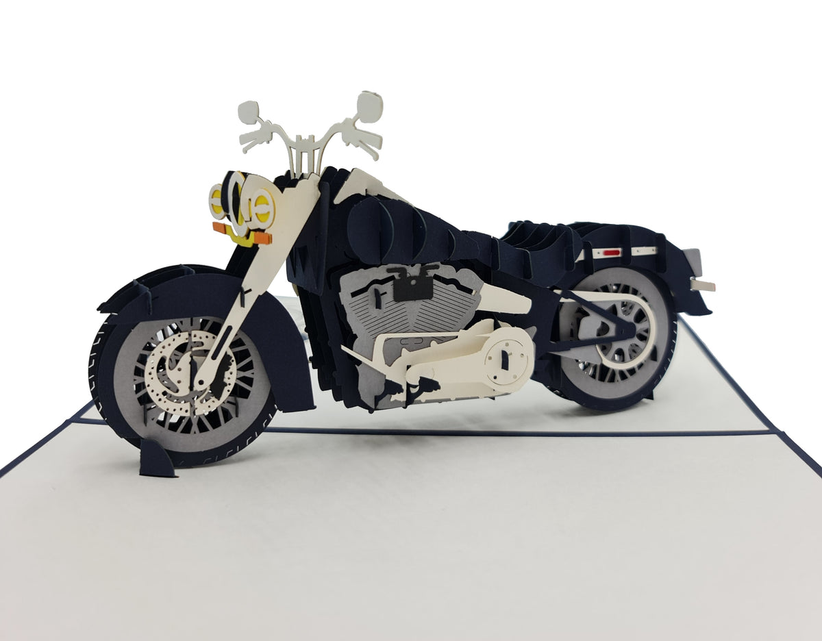 Nahaufnahme der aufgeklappten Pop-up-Karte mit einem detailreichen Chopper-Motorrad.