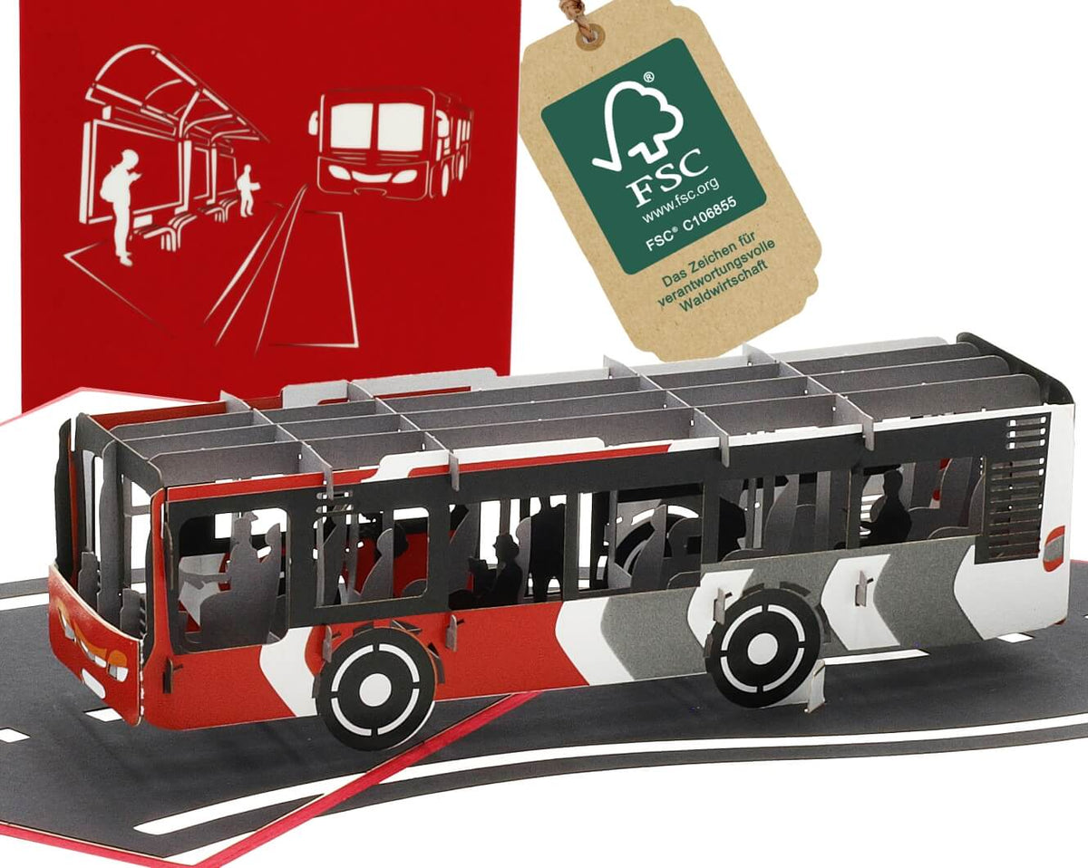 roter bus mit fahrgaesten in einer karte