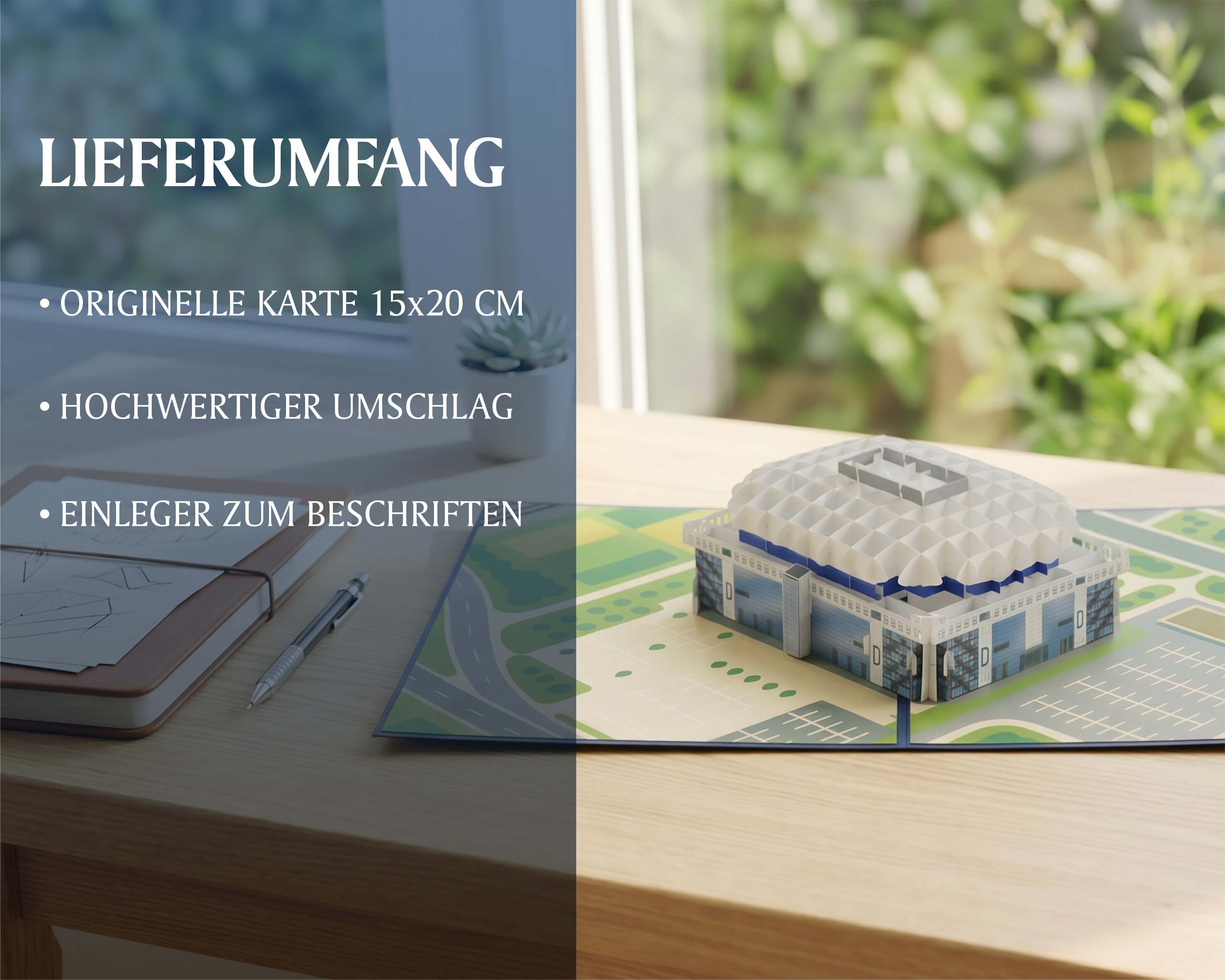 Lieferumfang der Arena Mannheim Pop-up-Karte: originelle Karte 15x20 cm, hochwertiger Umschlag und Einleger zum Beschriften, aufgestellt auf einem Schreibtisch.