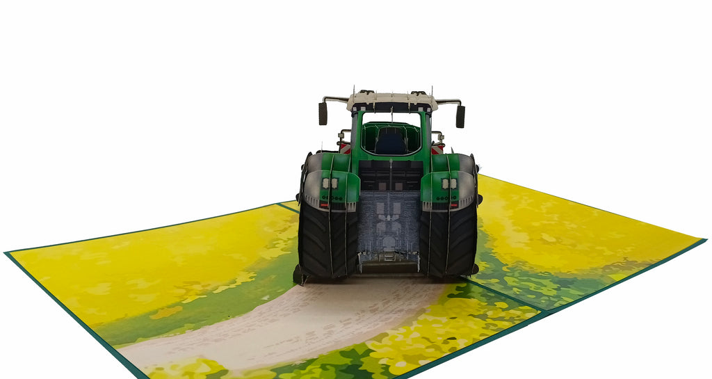 klappkarte grüner schlepper auf dem feldweg