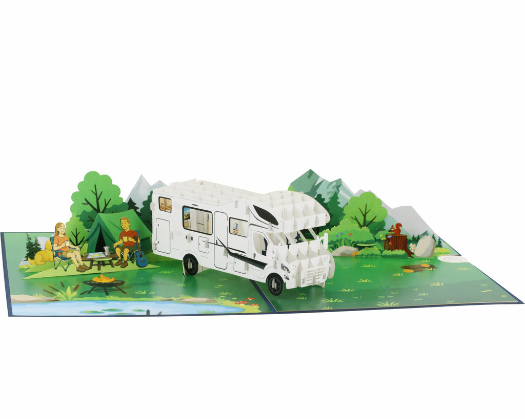 pop up karte mit einem weißen wohnmobil in der landschaft und bergen. Mann, Frau und Hund vor dem Zelt beim campen