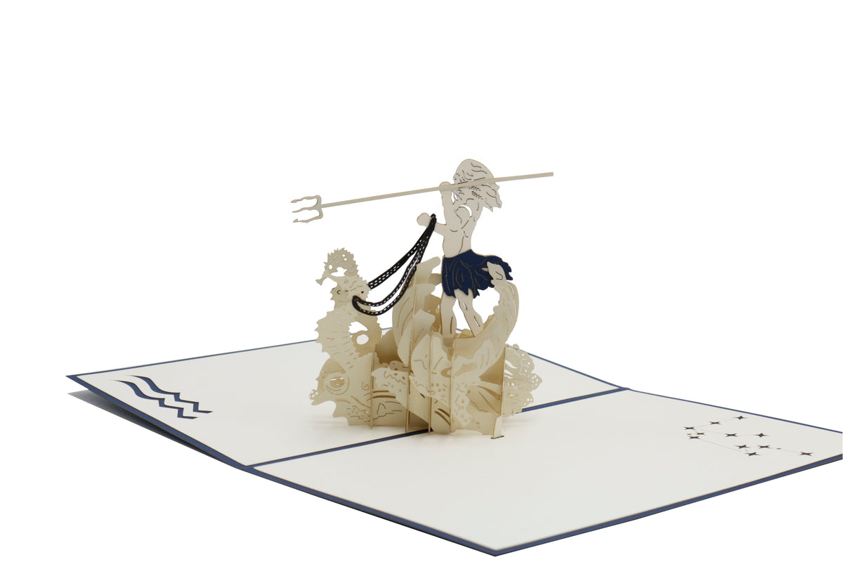 Aufgeklappte Pop-up-Karte mit einer Wassermann-Figur mit Dreizack auf Wellen, daneben Symbol und Sternbild Wassermann.