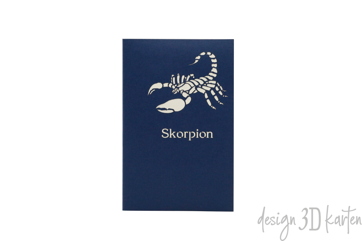 Dunkelblaue Kartenvorderseite mit einem Skorpion als Scherenschnitt und dem Schriftzug Skorpion.